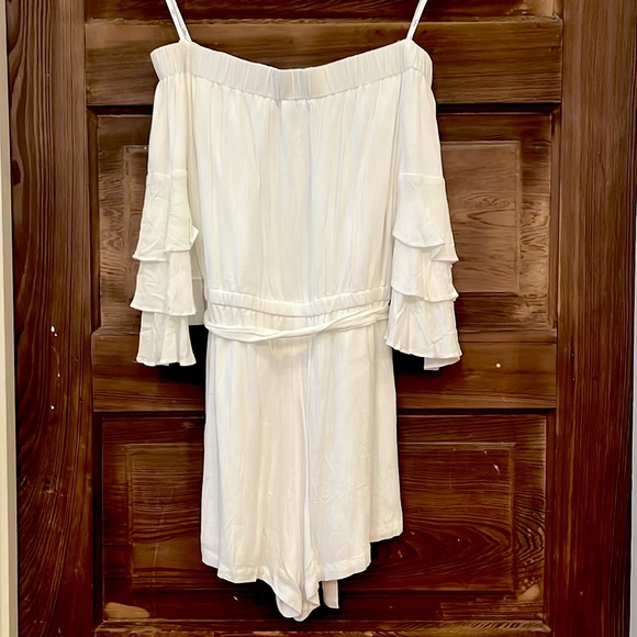 NWT Lulus white romper - Picture 2 of 3